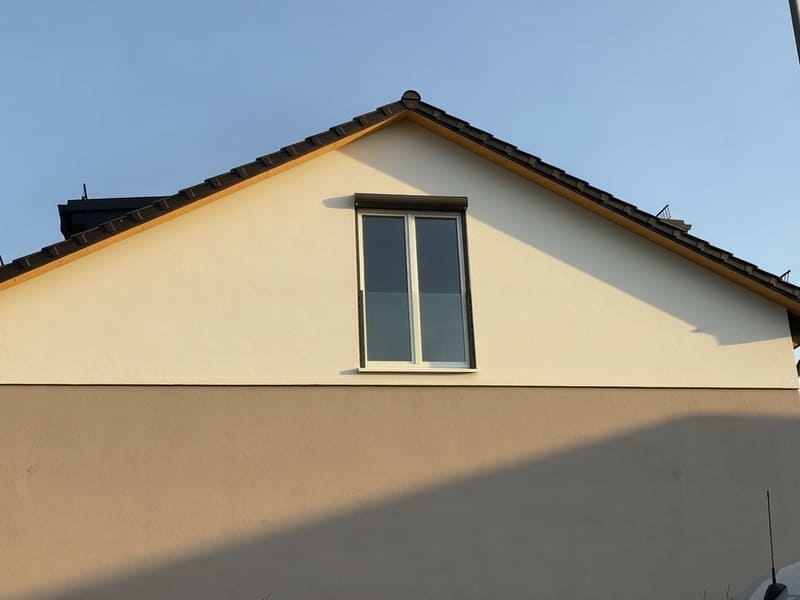 Absturzsicherung und Brandschutz - Hausansicht von Seite oben